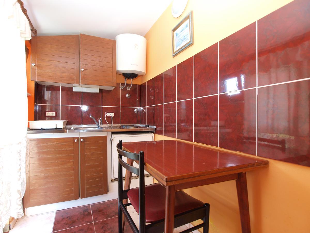 Apartments Slavica 382 Pula Bagian luar foto