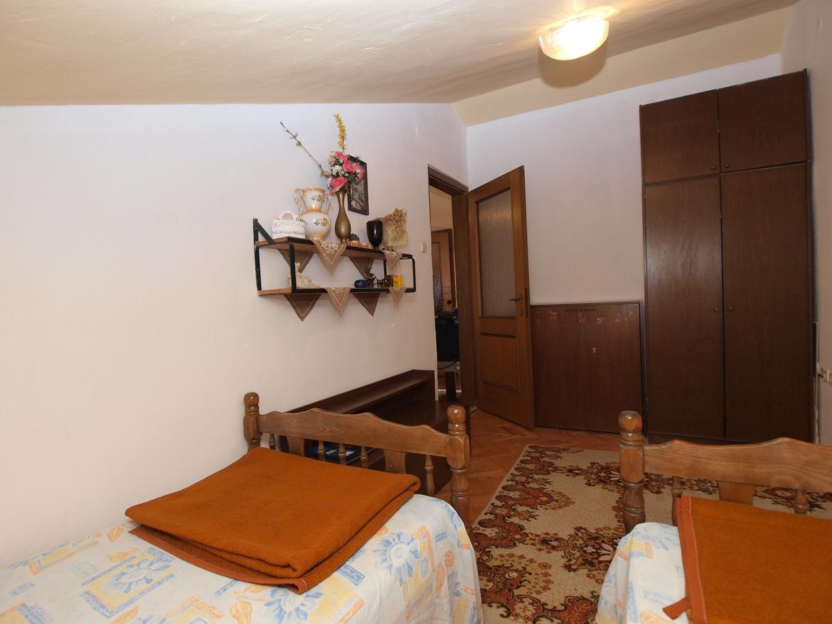 Apartments Slavica 382 Pula Bagian luar foto