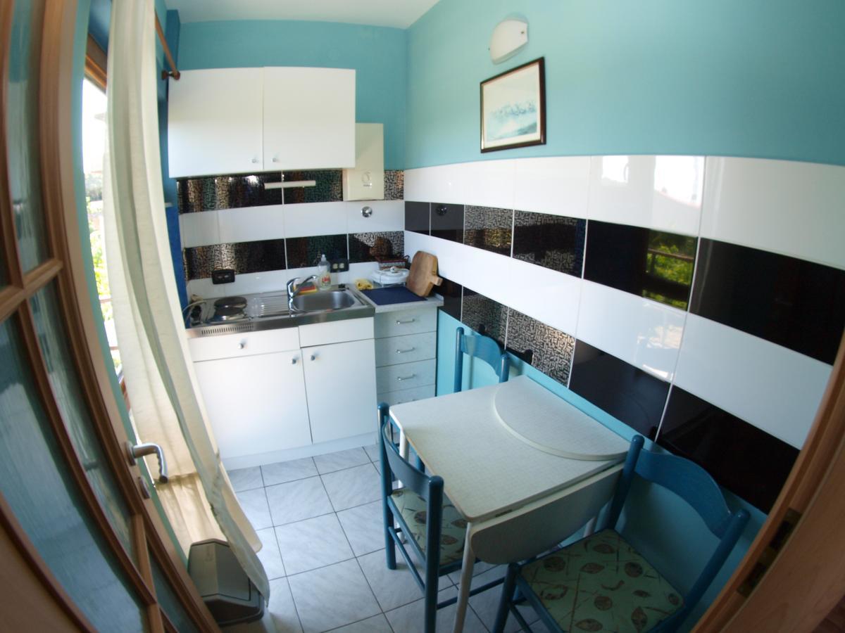 Apartments Slavica 382 Pula Bagian luar foto